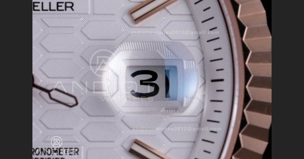 Land Dweller 127335 RG ESF White Dial On RG Bracelet A7135 - Image 6