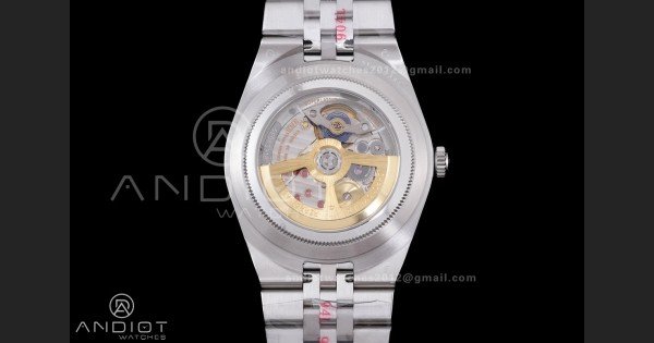 Land Dweller 127336 SS ESF Ice Blue Dial On SS Bracelet A7135 - Image 7