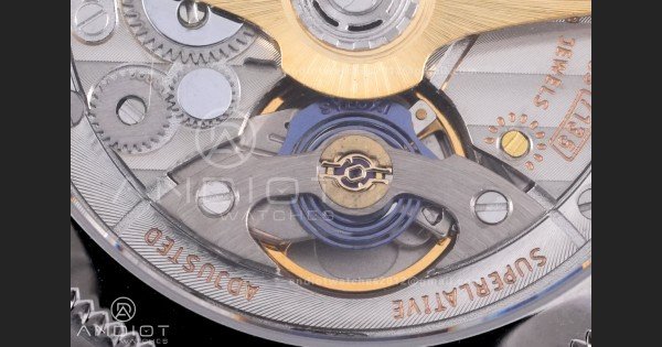 Land Dweller 127336 SS ESF Ice Blue Dial On SS Bracelet A7135 - Image 8